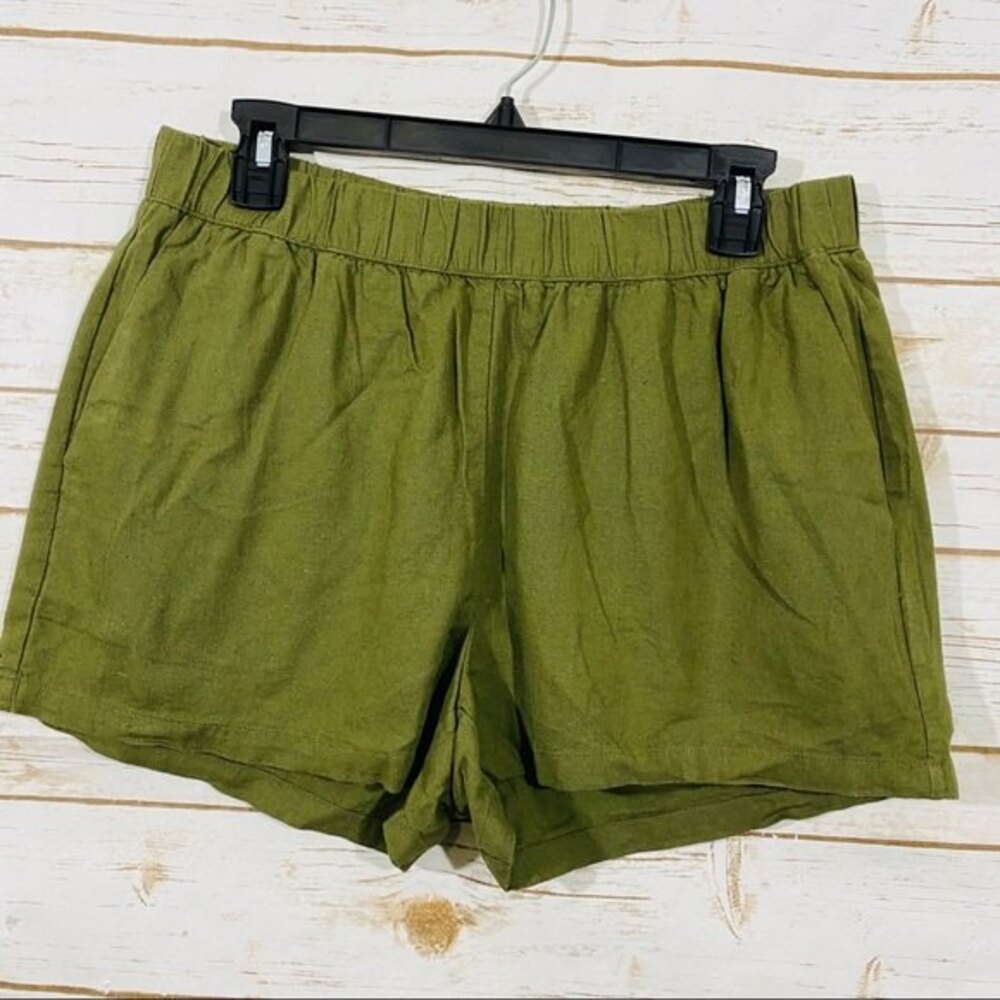 Vero Moda women’s‎ green shorts size L